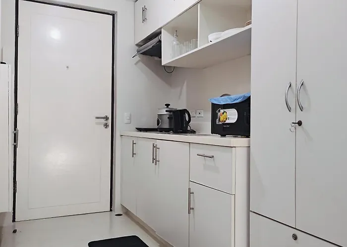 Unit Near Shangrila And Shaw * Manila